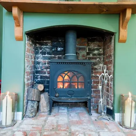 Firs Sleeps 15 Stunning Country House With Hot Tub Sudbourne Extérieur photo