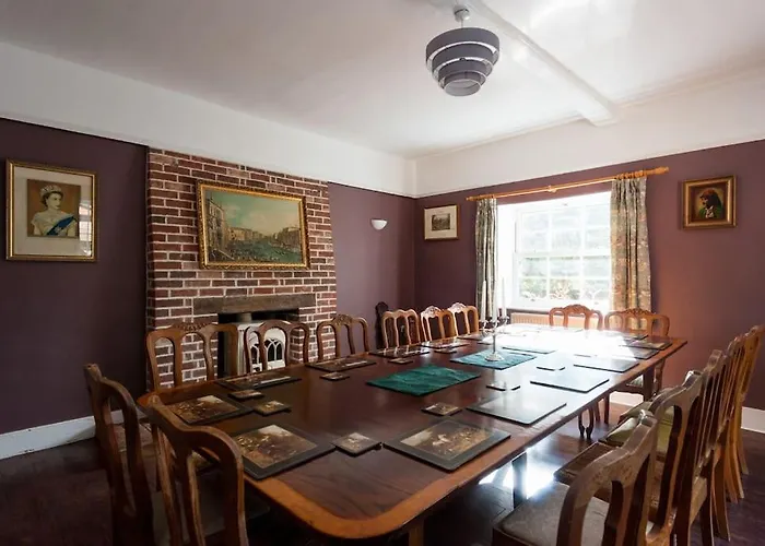 Firs Sleeps 15 Stunning Country House With Hot Tub