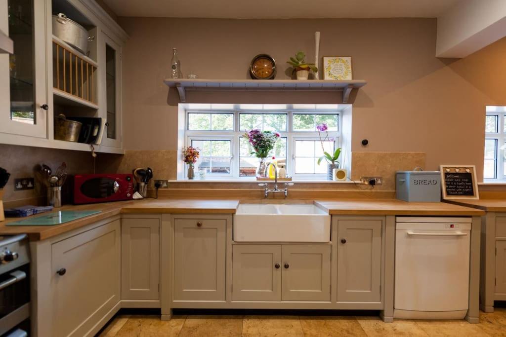 Firs Sleeps 15 Stunning With Hot Tub * Sudbourne