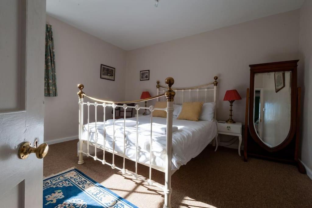 Firs Sleeps 15 Stunning With Hot Tub