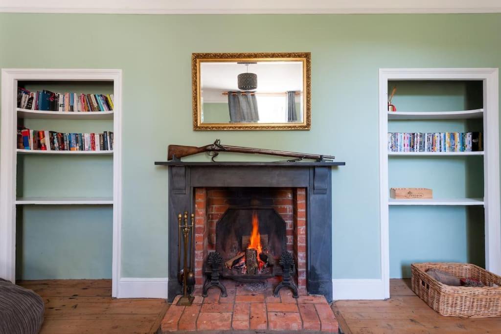 Firs Sleeps 15 Stunning With Hot Tub Sudbourne