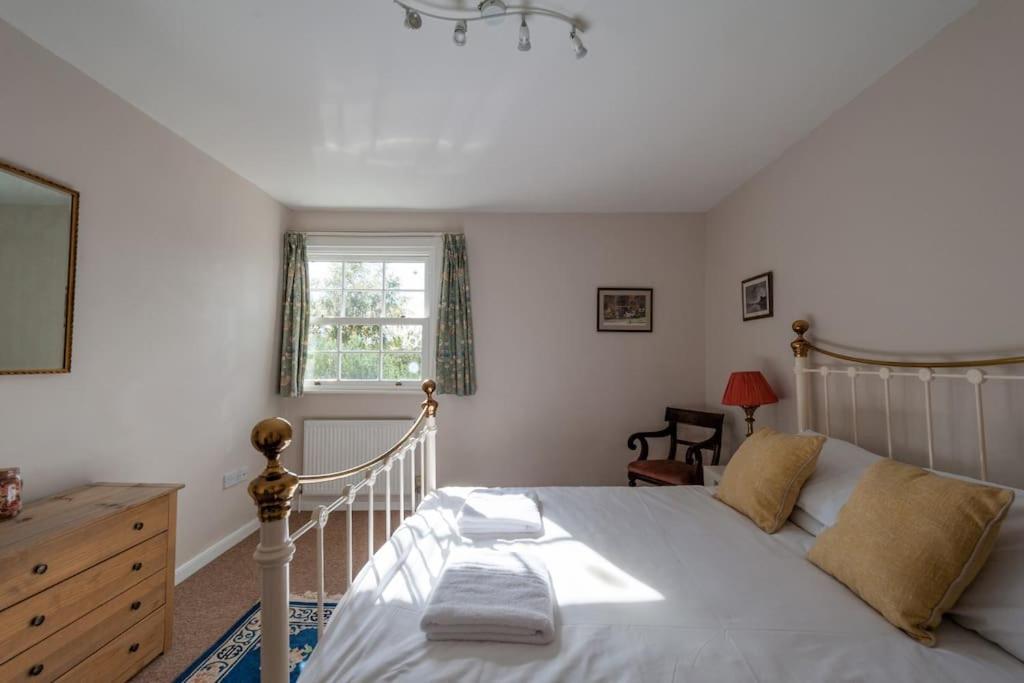 Firs Sleeps 15 Stunning With Hot Tub