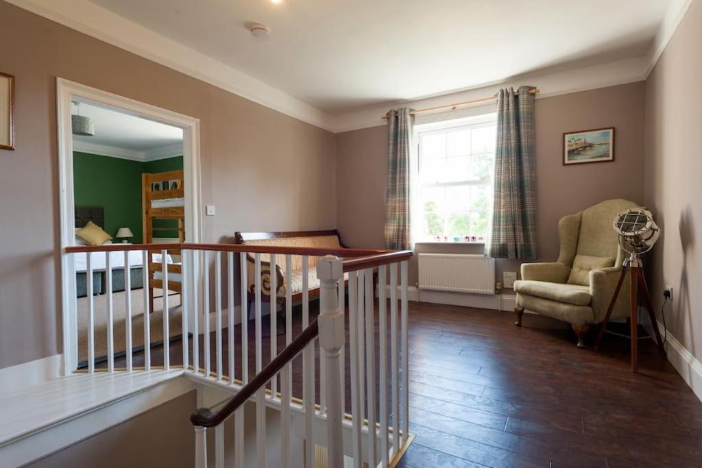 Firs Sleeps 15 Stunning With Hot Tub Holiday home *