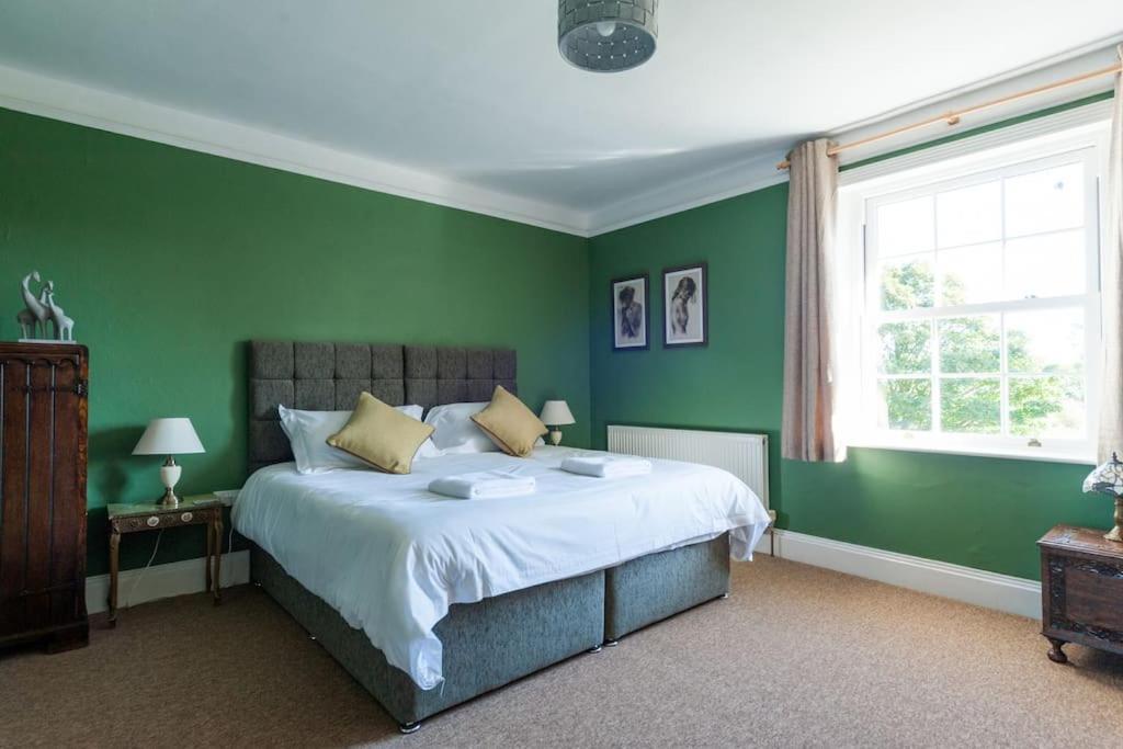 Firs Sleeps 15 Stunning With Hot Tub Sudbourne