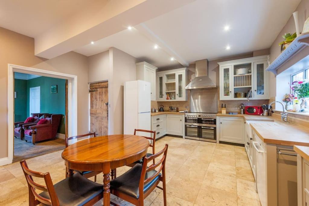 Holiday home Firs Sleeps 15 Stunning With Hot Tub Sudbourne