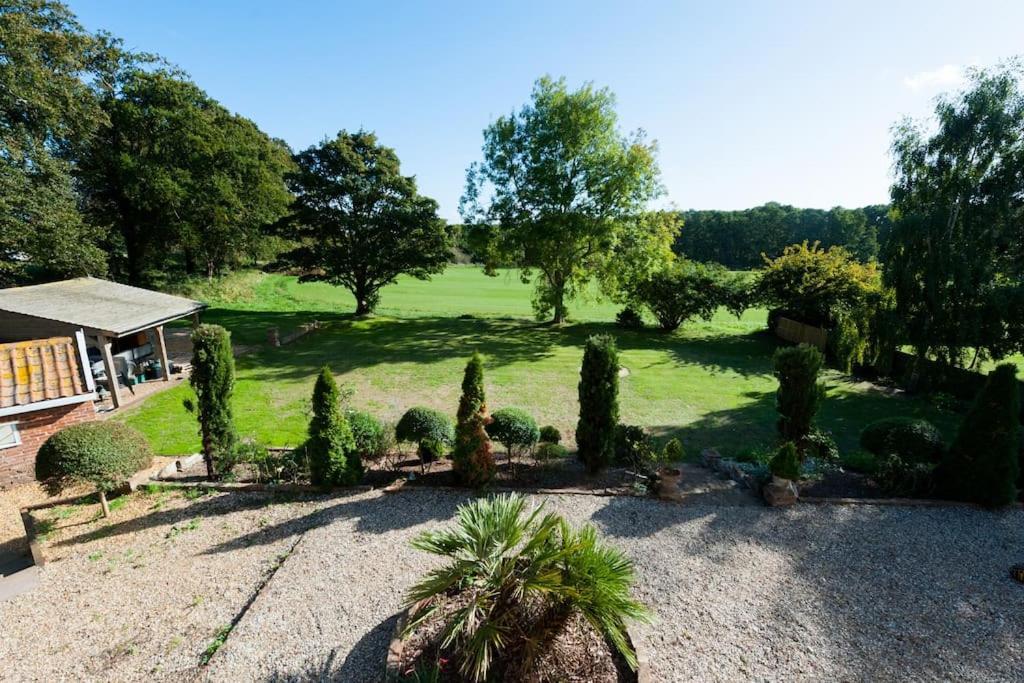Firs Sleeps 15 Stunning With Hot Tub Holiday home Sudbourne