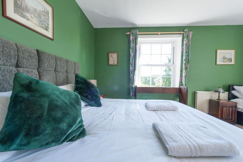 Holiday home Firs Sleeps 15 Stunning With Hot Tub